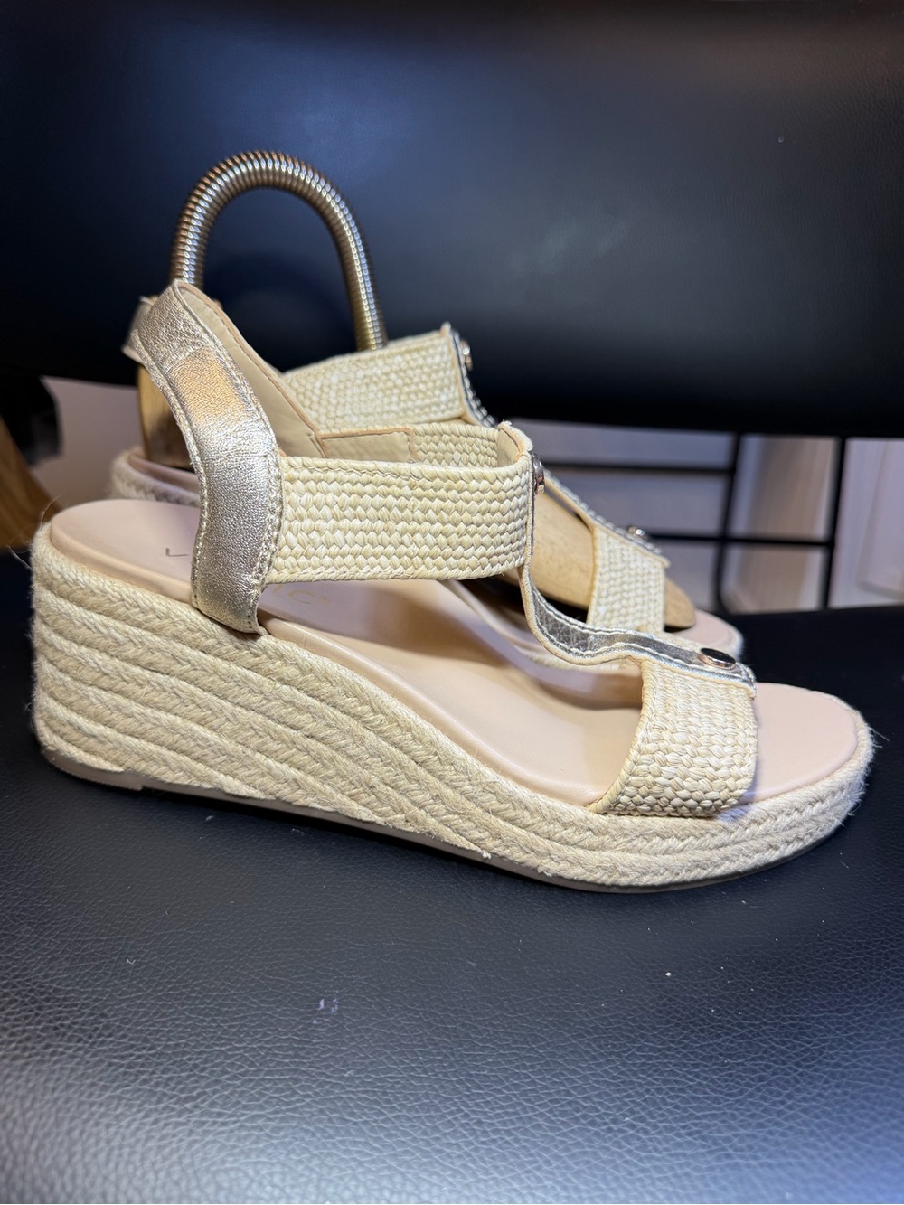 Women's Vionic Beige Espadrille Wedge Sandals Sz 7